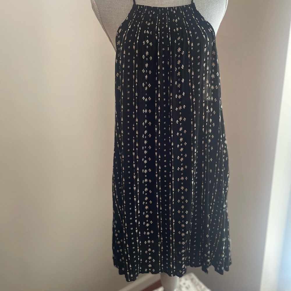 Hem & Thread Black & White Pleated A-Line dress, size L